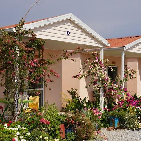 לינה וארוחת בוקר Milas Yelken Bungalov מראה חיצוני תמונה